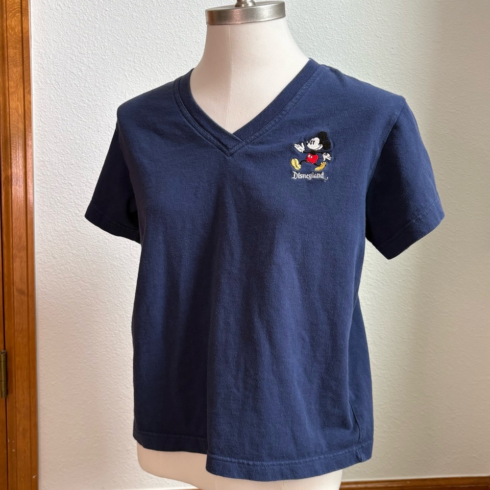 Disneyland Exclusive Mickey Mouse Embroidered V Neck Navy‎ T-Shirt Size Medium